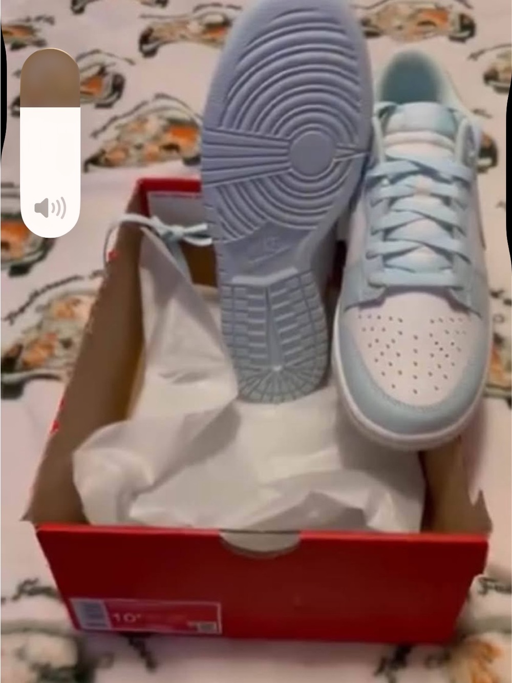 Men’s Nike dunk Low-Top Sneakers in glacier Blue and White - Picture 5 of 7